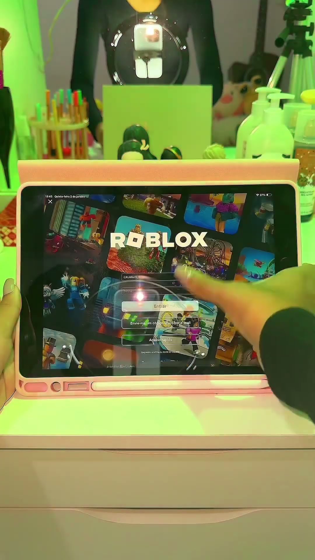 ?INVADI A CONTA DO MEU MELHOR AMIGO E GASTEI OS ROBUX DELE E DEU ERRADO #like #roblox #seiscreve